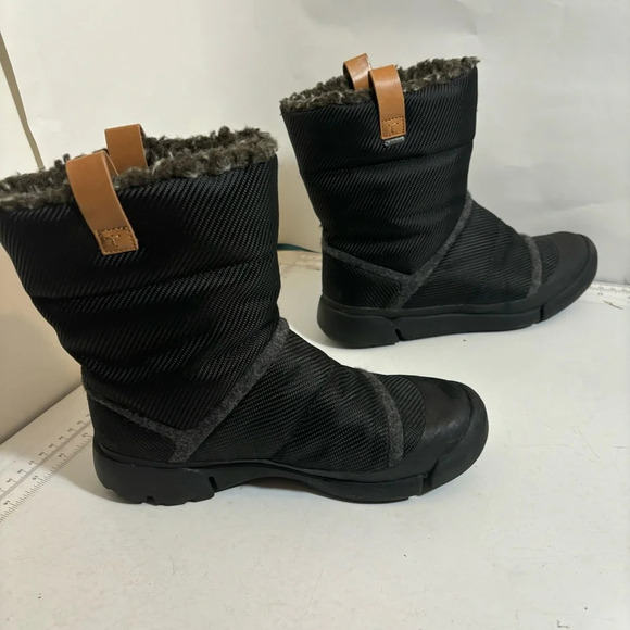 Clark’s women’s black insulated pull on winter snow rain boots in size 7 - Picture 4 of 10
